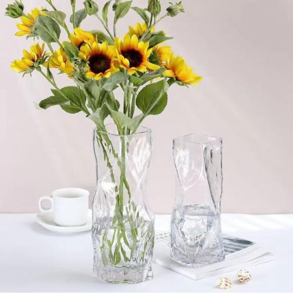 clear glass vase